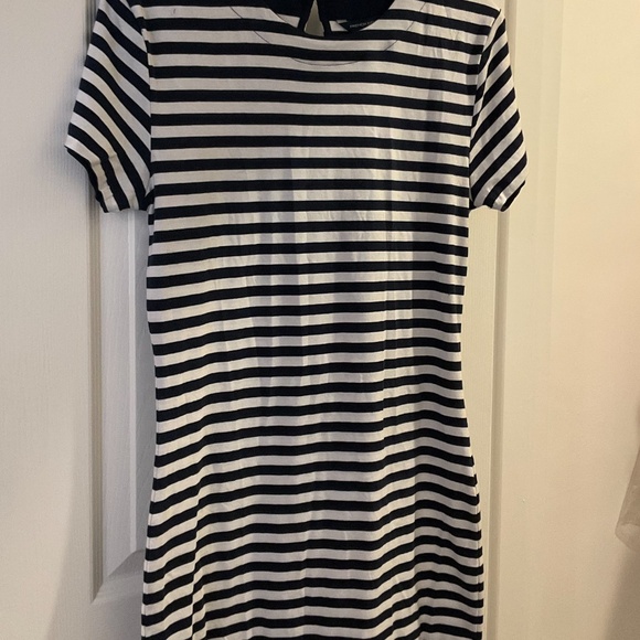 Used but in good condition stripped dress from French Connection - Picture 5 of 9